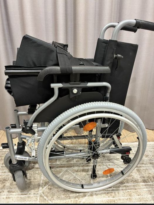 Продам инвалидную коляску