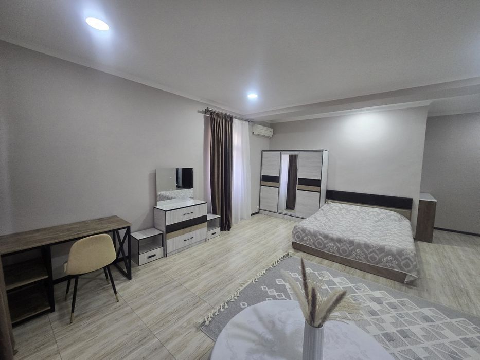 Продается 1-ком Паркентский новостройка студия с обстановкой