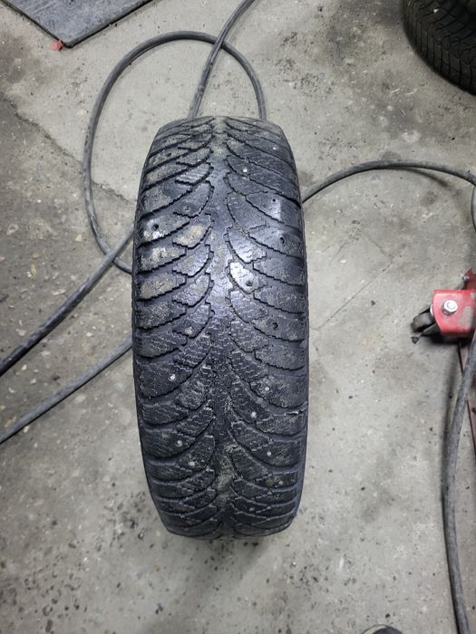 Продам зимный шины размер R13 x 175x70,  2 штук 10.000 тг,  торг есть