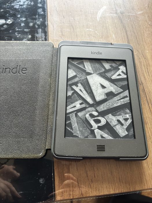 Електронна книга четец Kindle 3 Wi-fi