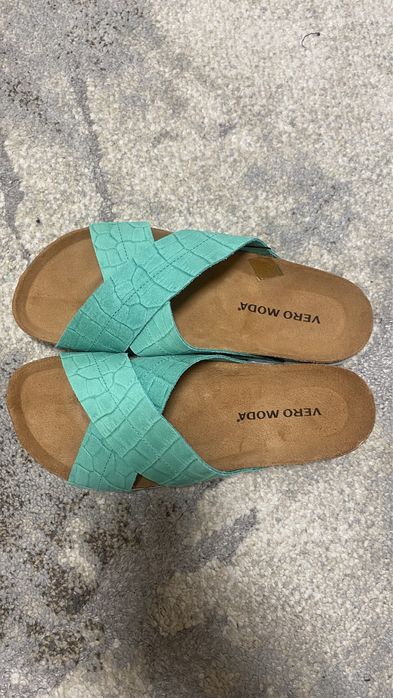 Нови чехли Vero moda