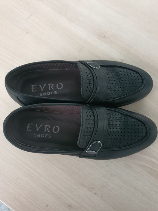 Продам Туфли для мальчиков и мужчин Размер 42.в отличном состоянии.