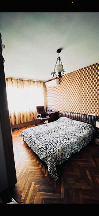 Продавам разширена гарсониера