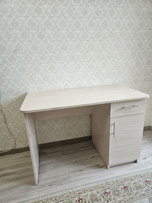 Стол письменный, рабочий