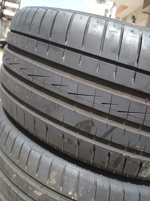 Продавам комплект летни гуми Vredestein 225/40 R18