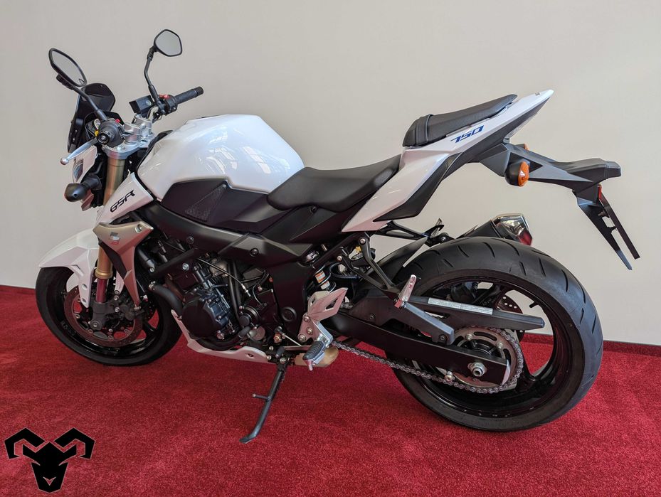 Suzuki GSR 750 ABS | CAPRA Motors