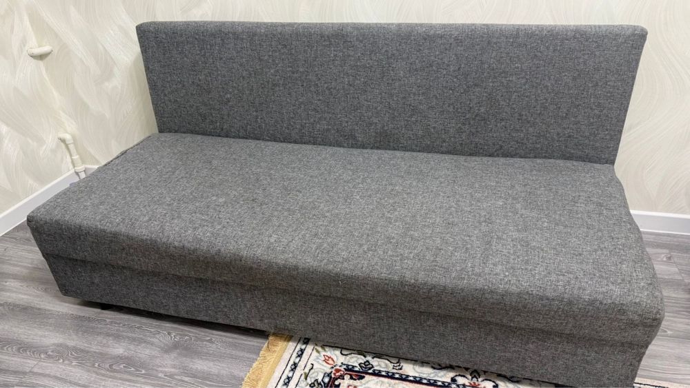 Диван гостиной продам