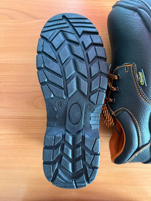 Защитни обувки Caliber – номер 42