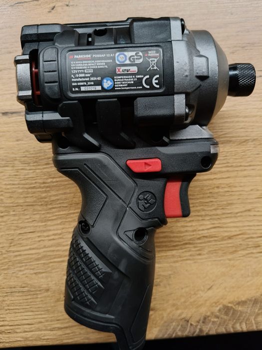 Cheie impact parkside performance 12v  încărcător nu include