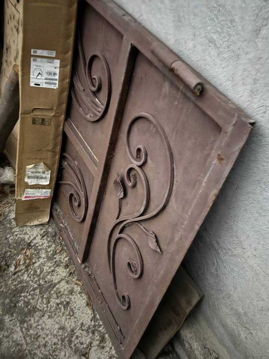 Ворота и дверь металлическая