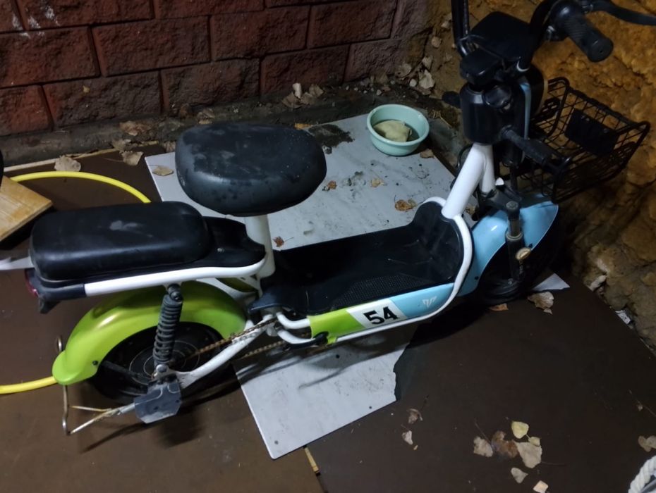 Обменяю Xr и T-rex скутер