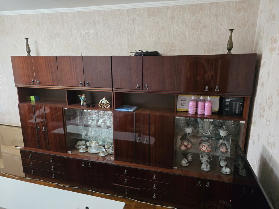 Продаётся стенка.