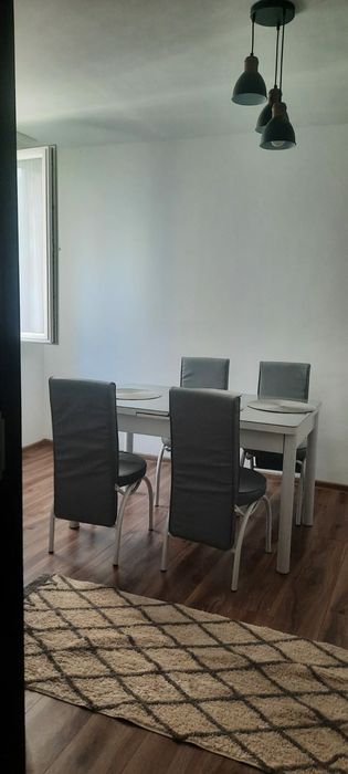 Apartament de închiriat