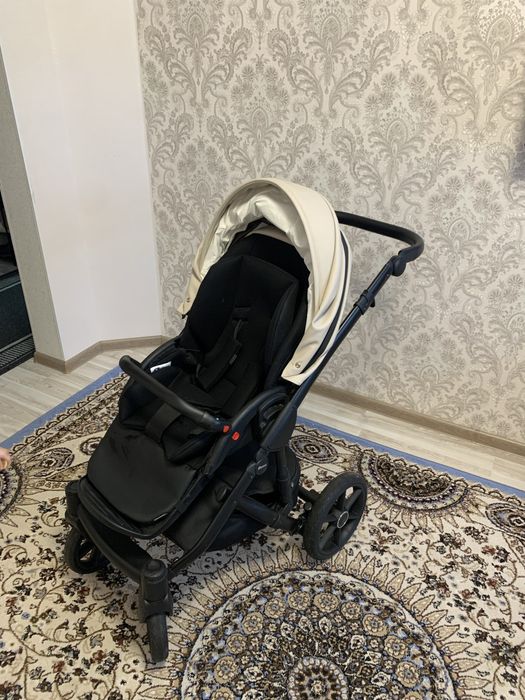 Продам Детскую каляску 2 в 1