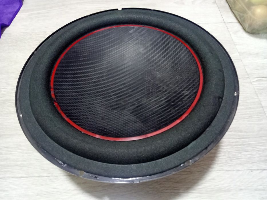 Продам сабвуфер pioneer в хорошем состоянии.