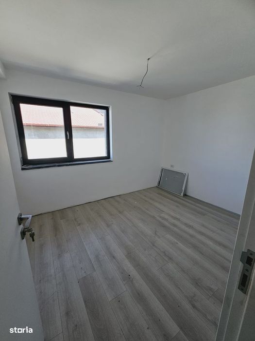 Casa 4 camere,gata de mutare,800 m de blv.