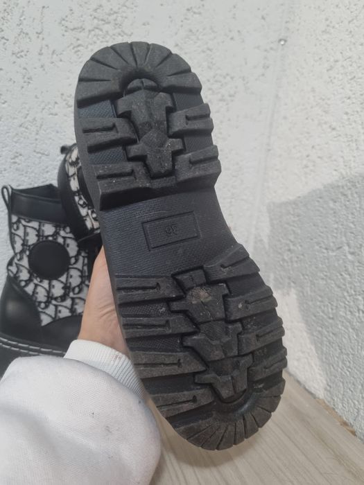 Оригинални боти Guess