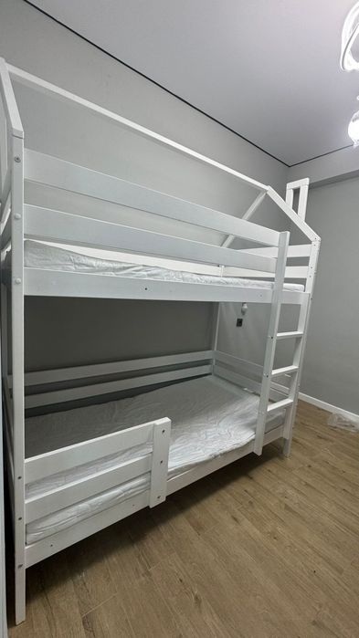 Двухярусный кровать