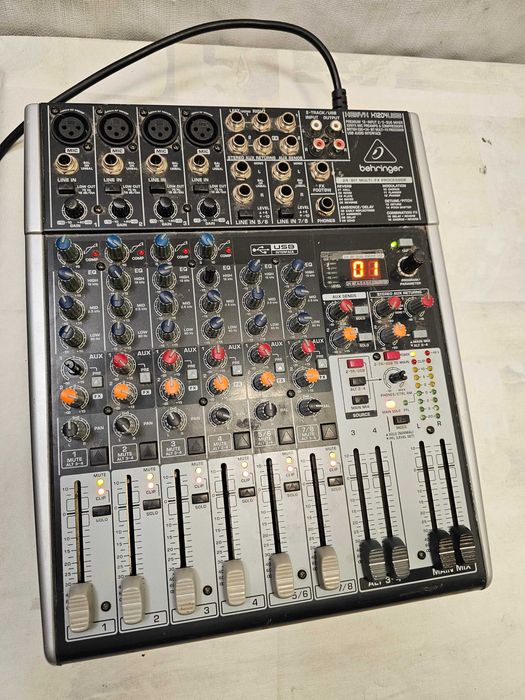 Mixer Audio Behringer Xenyx X1204USB – Interfață USB, Compresoare, Procesor Efecte
