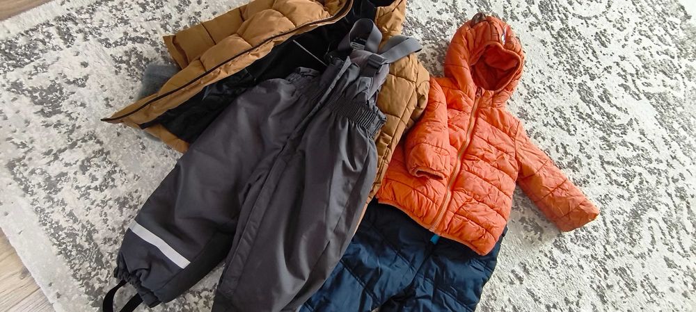 Продам детский столик и коляску