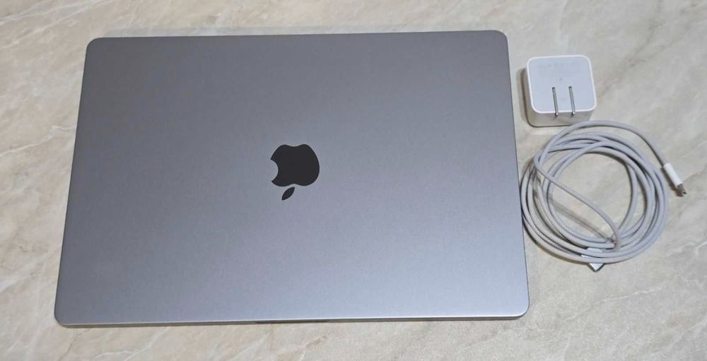 MacBook Air 15 M3 16/512