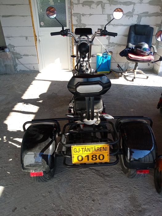 Vând scuter electric