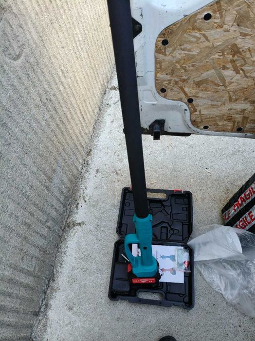 Foarfeca electrica 2 acumulatori 48v 8ah+extensie 2m,Campion Ural!