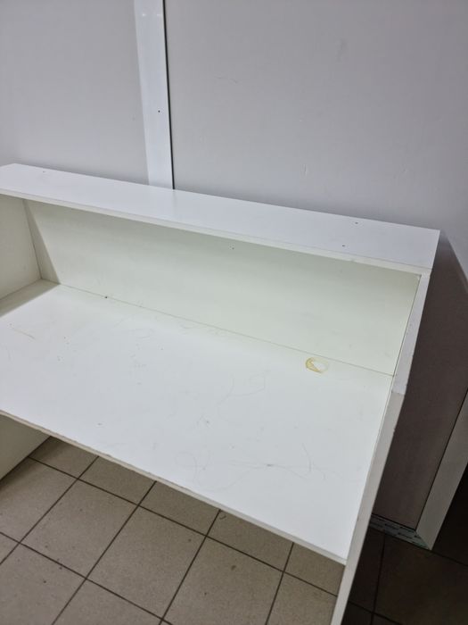 Продам Стол  Ресепшн