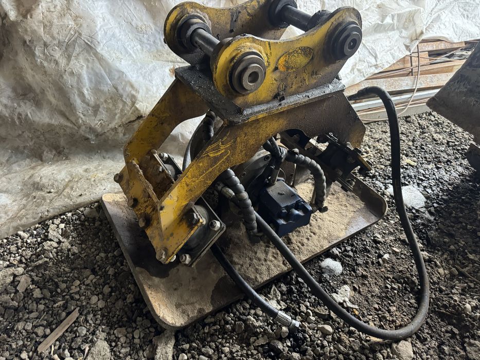 Вибротрамбовка на мини экскаватор