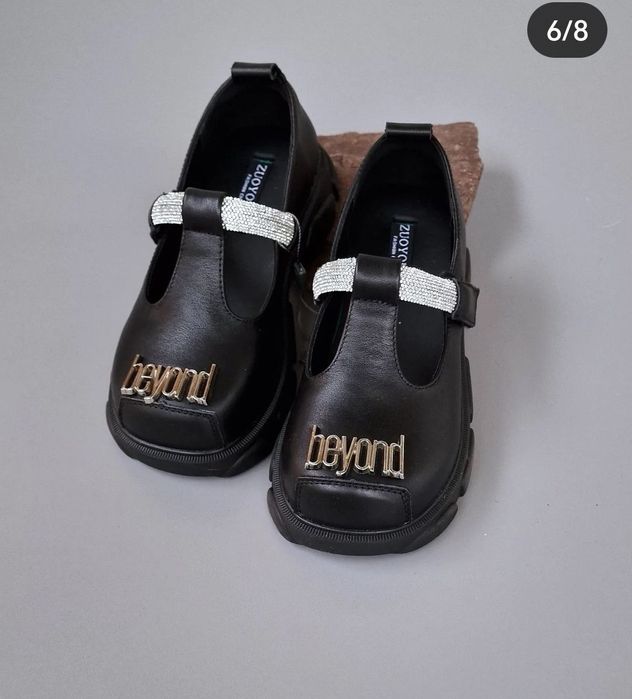 Продам детские туфли