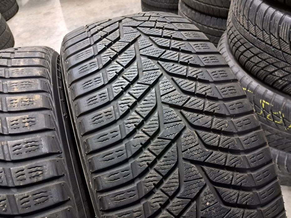 Anvelope second iarna 215 60 R17 Yokohama