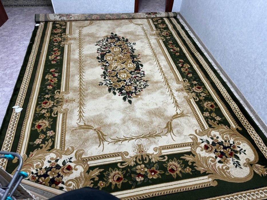 Продам ковер. 2.5*3.5