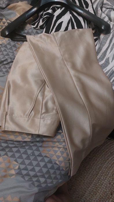 Продам вещи для праздничного выхода