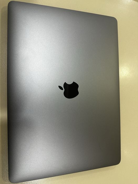 Macbook pro m2 512gb  8gb