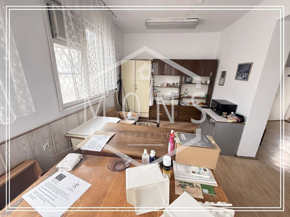 Магазин в Габрово, област-гр.Севлиево площ 372 цена 155000