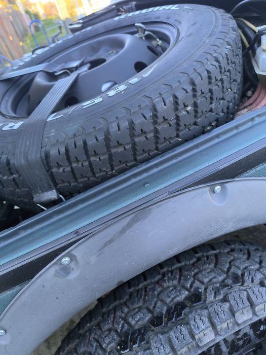 Roata de rezerva Lada Niva R16, 5x139,7. 185/75 R16. Cauciucuri