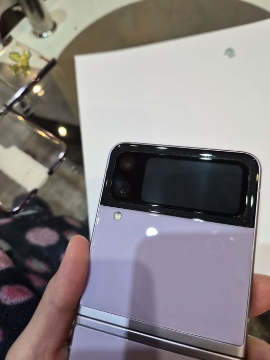 Samsung z flip 3 лилав