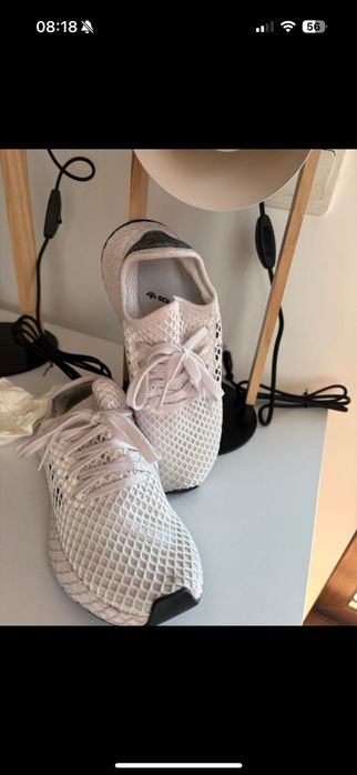 adidași de femeie