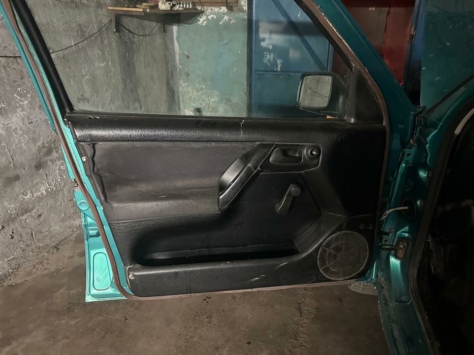 Продам дверные карты от гольф 3