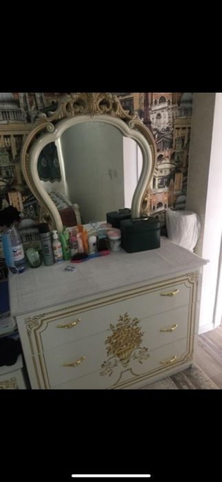 Спальный гарнитур