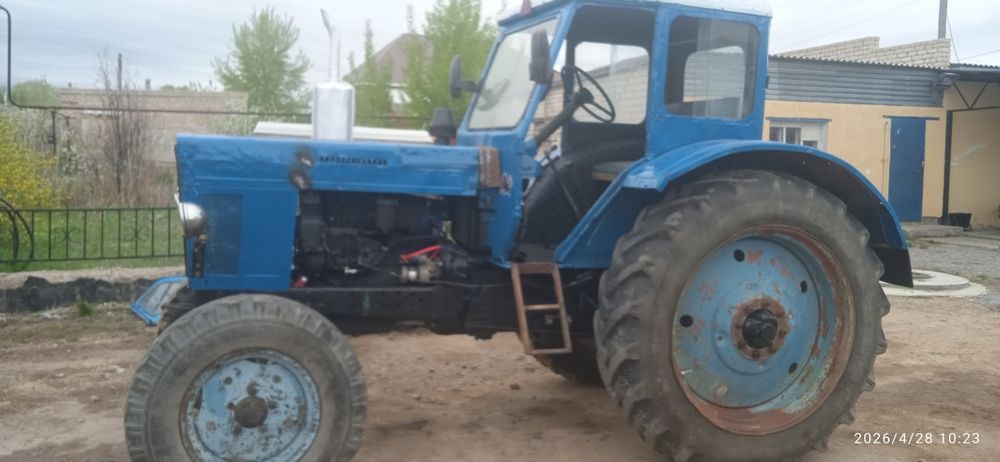 Продам трактор срочно