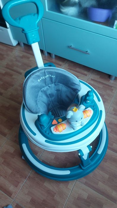 Продам шезлонг и ходунки