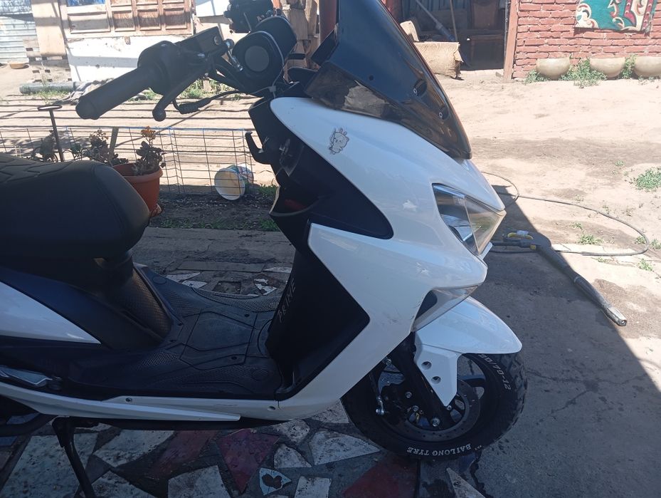 Продам скутер макси Срочно