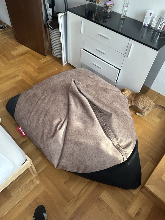 Продавам Пуф във формата на круша