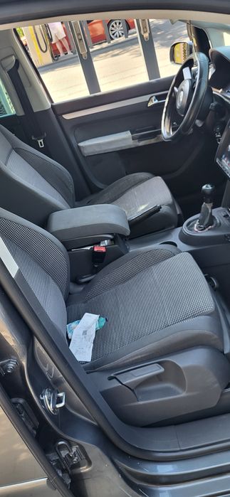 VOLKSWAGEN Touran 2004 — imagine 5