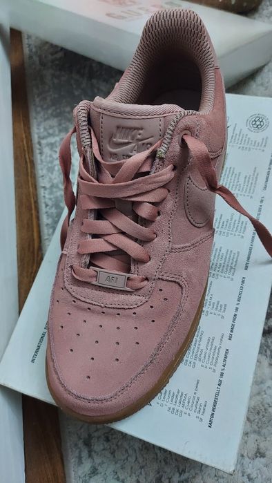 Кроссовки женские