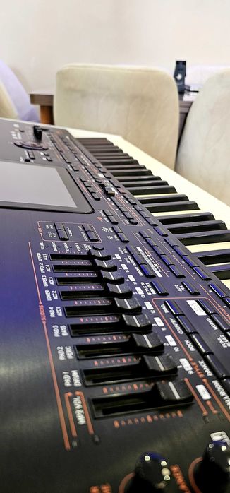 Korg Pa4x в добро състояние и бонуси към цената може да ме потърсите и на личния ми Facebook Христо Чакъров