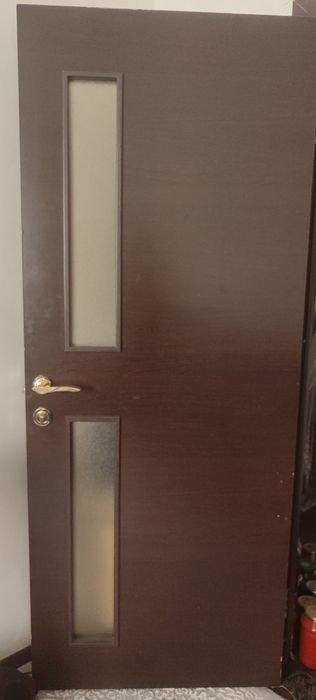 Межкомнатная дверь б.у. имеется две двери