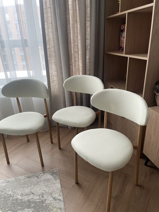 Стулья новые светлый орех