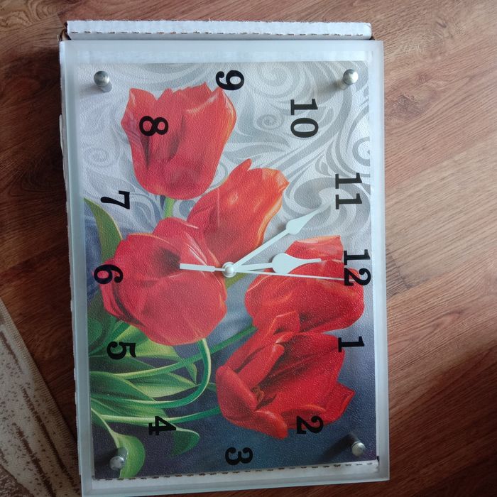 Продам настенные часы новые